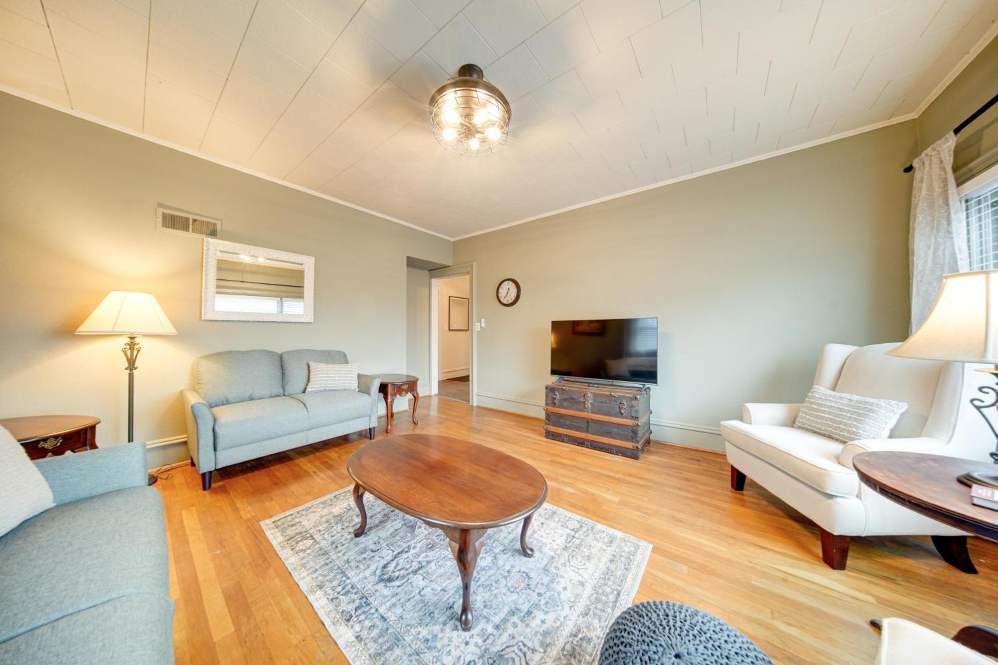 - Walk To Downtown! Apartment Meadville