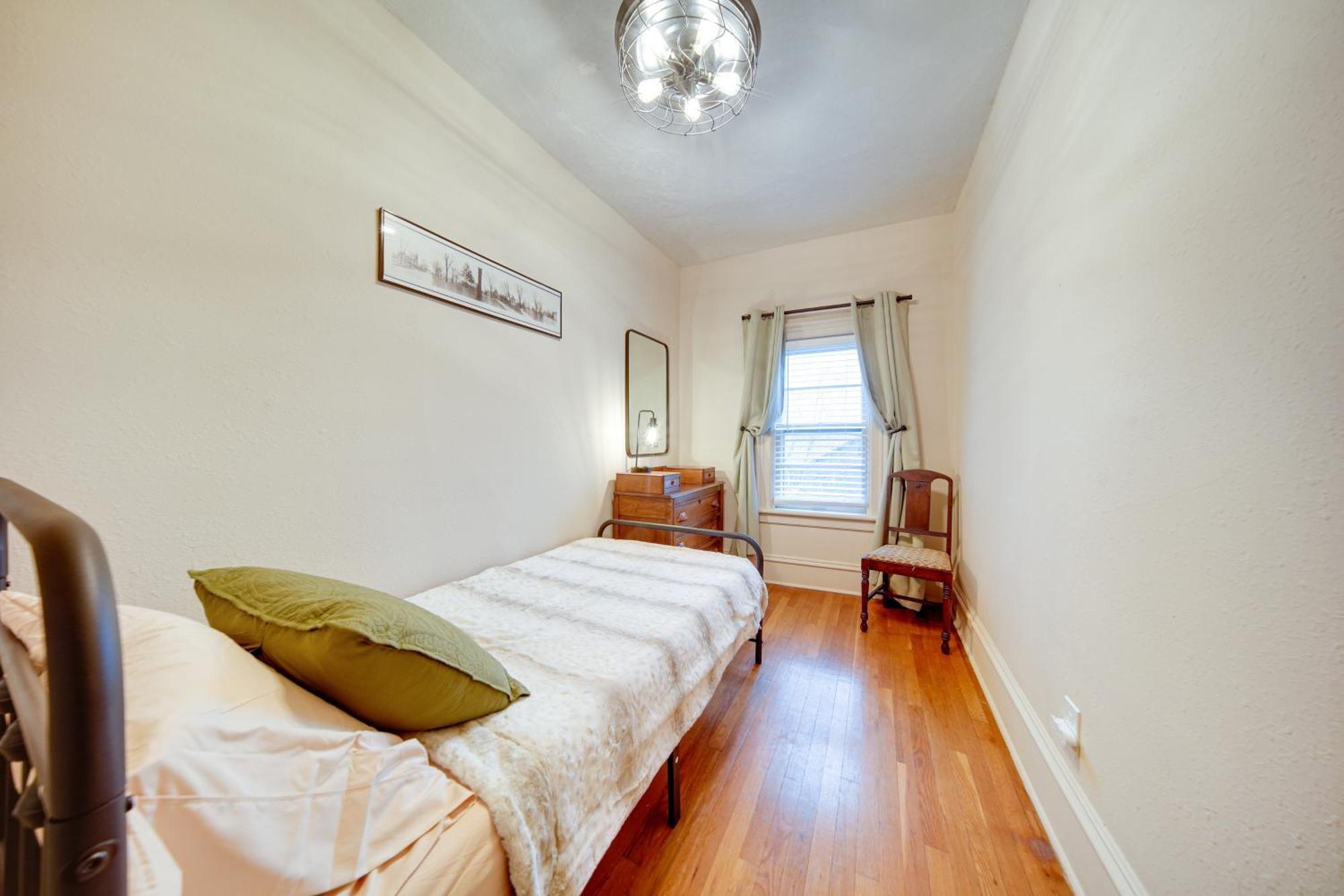 Apartment - Walk To Downtown! *